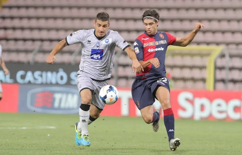 Carlos Carmona (Atalanta) y Matías Cabrera