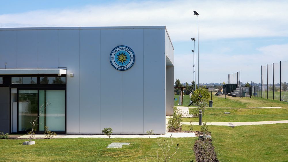 La fachada del complejo de Montevideo City Torque