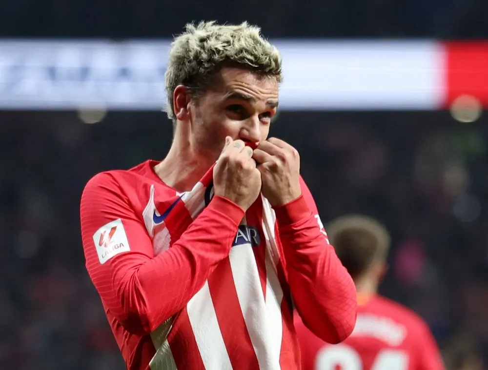 De la mano de Griezmann.