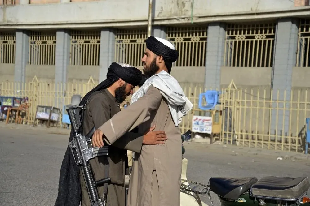 Los análisis satelitales realizados muestran que el cultivo de amapola en Helmand se redujo en más del 99%.