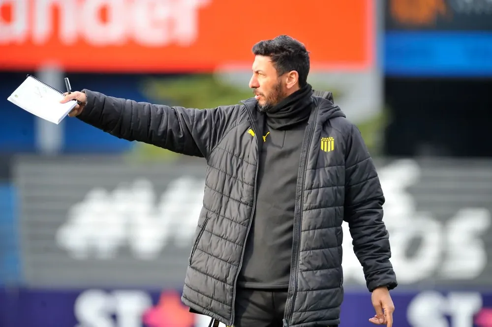 Juan Manuel Olivera tomó el timón de Peñarol