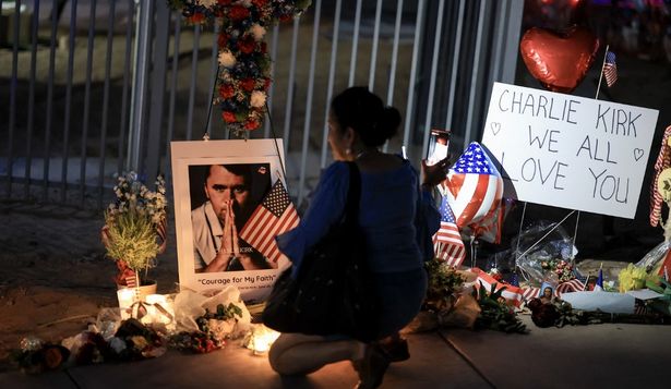 Memorial en homenaje a Charlie Kirk en Phoenix