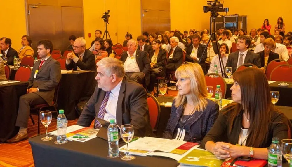 Parte del público asistente al simposio sobre demanda agrícola de países árabes realizado en Argentina