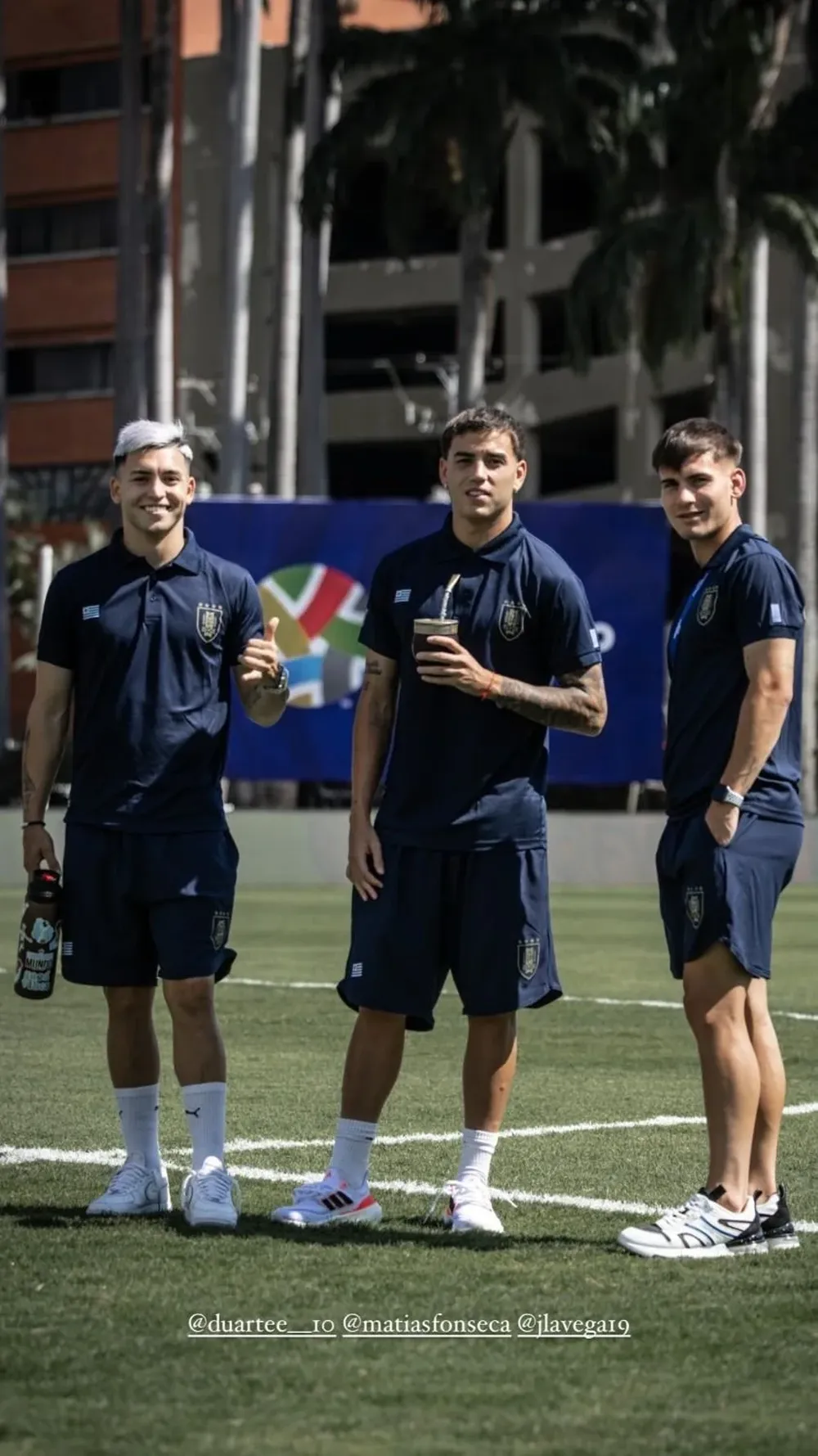 Duarte, Fonseca y Lavega con la nueva indumentaria de paseo