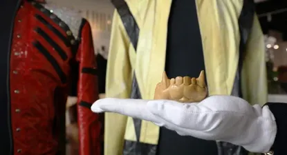 Algunas prendas y objetos que utilizó Michael Jackson serán el centro de atención para los coleccionistas