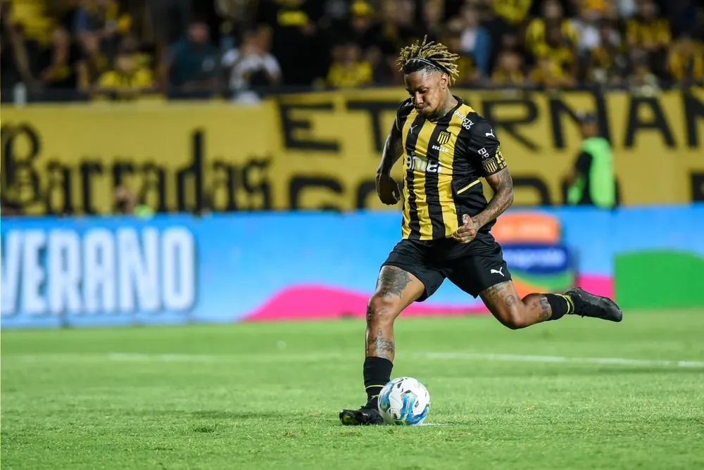 Abel Hernández, una de las incorporaciones que hizo Peñarol para la temporada 2023