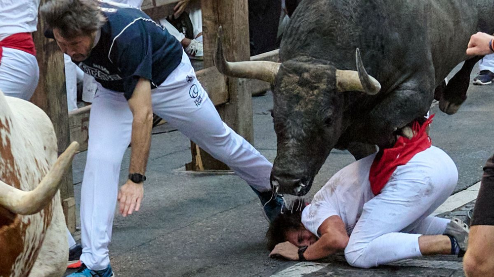 Dos hombres heridos por un toro en San Fermín.
