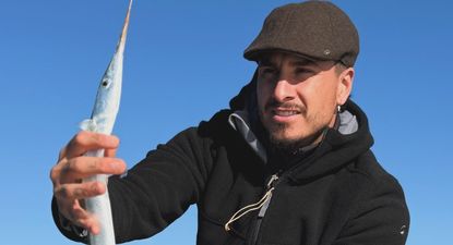 José María Giménez mostró el especial de su pesca en La Coruña: un pez aguja