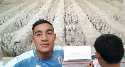 Benavidez junto a los Guerreros de Terracota