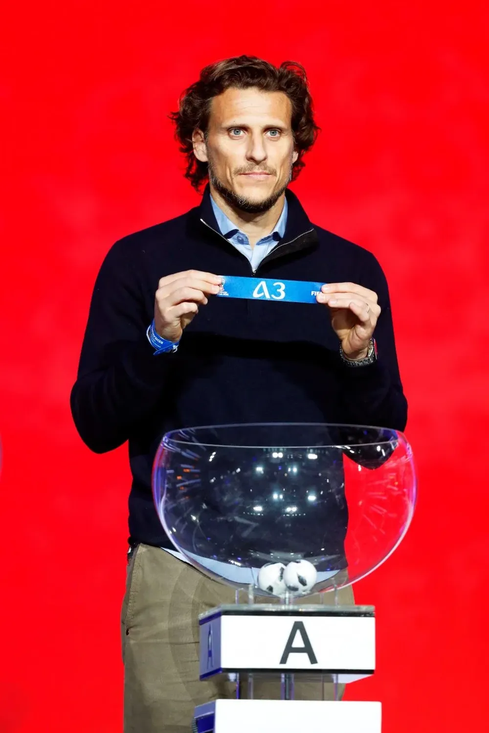 Forlán en el ensayo del sorteo de Rusia 2018