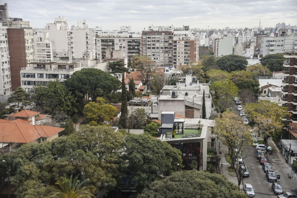 20240716 Vista de Edificios, casas, zona Pocitos. Contribución inmobiliaria, impuestos de puerta.