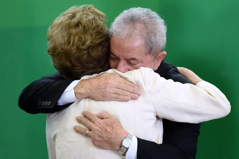 Lula da Silva y Dilma Rousseff, en la ceremonia de designación del expresidente como ministro.