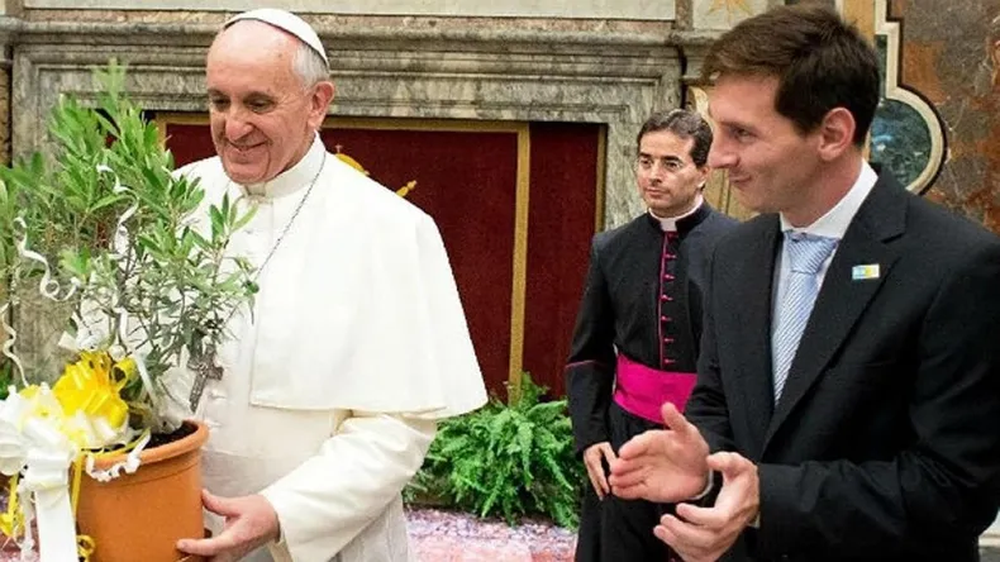 El papa Francisco y Lionel Messi en el Vaticano en 2013