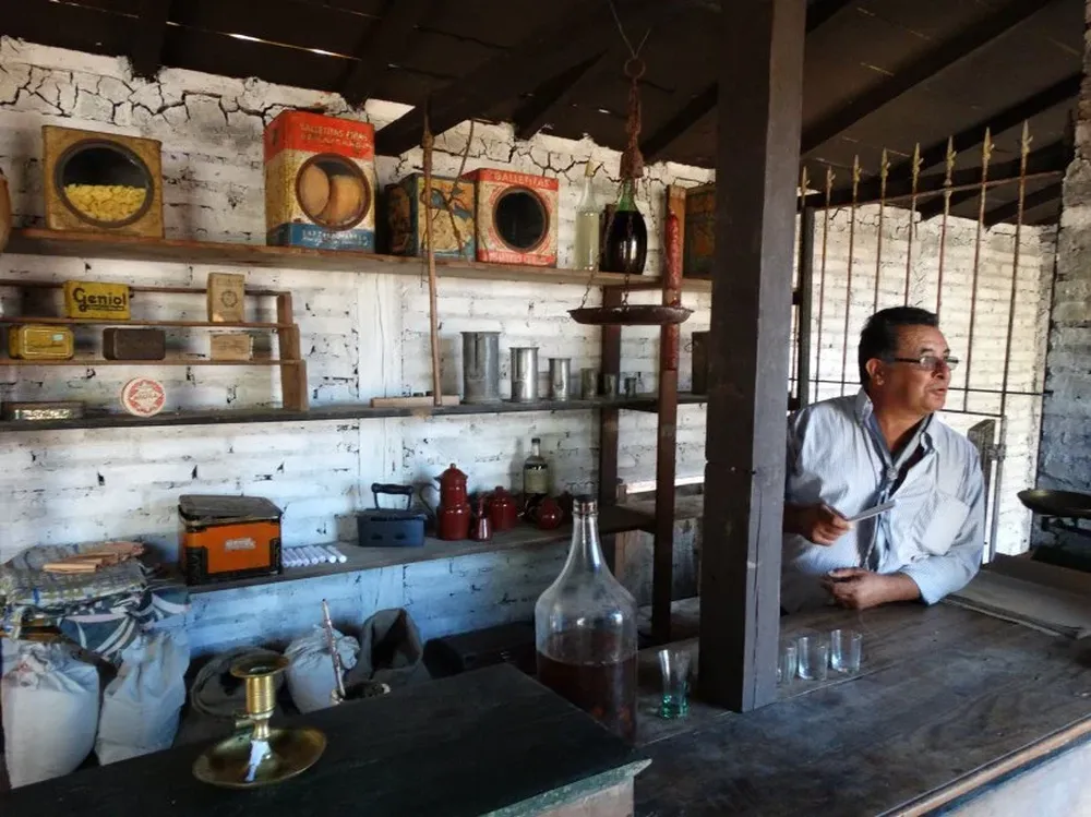 Una de las últimas recreaciones de una pulpería en la Laguna de las Lavanderas.