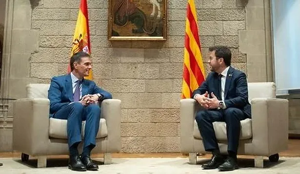 El presidente del Gobierno, Pedro Sánchez, y el presidente de la Generalitat de Cataluña, Pere Aragonès.