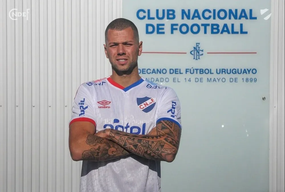 El brasileño Leo Coelho en Los Céspedes, quien llega a Nacional para reforzar la defensa