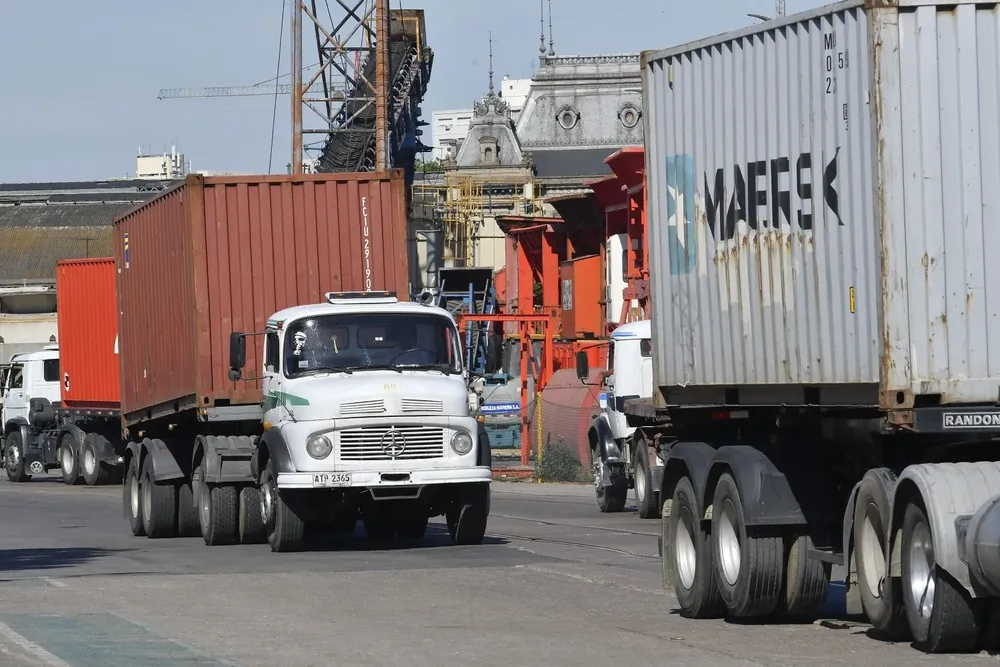 Truck drivers ask for a raise Truck drivers ask for a raise