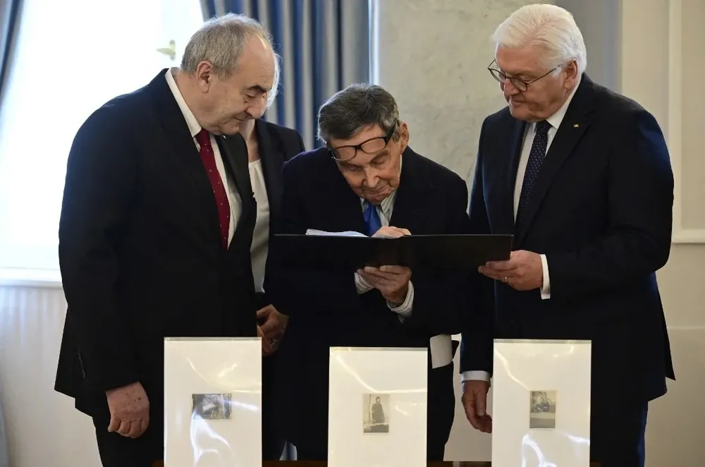 El presidente de Alemania, Frank-Walter Steinmeier, en un discurso pronunciado con motivo de la entrega de las fotos.