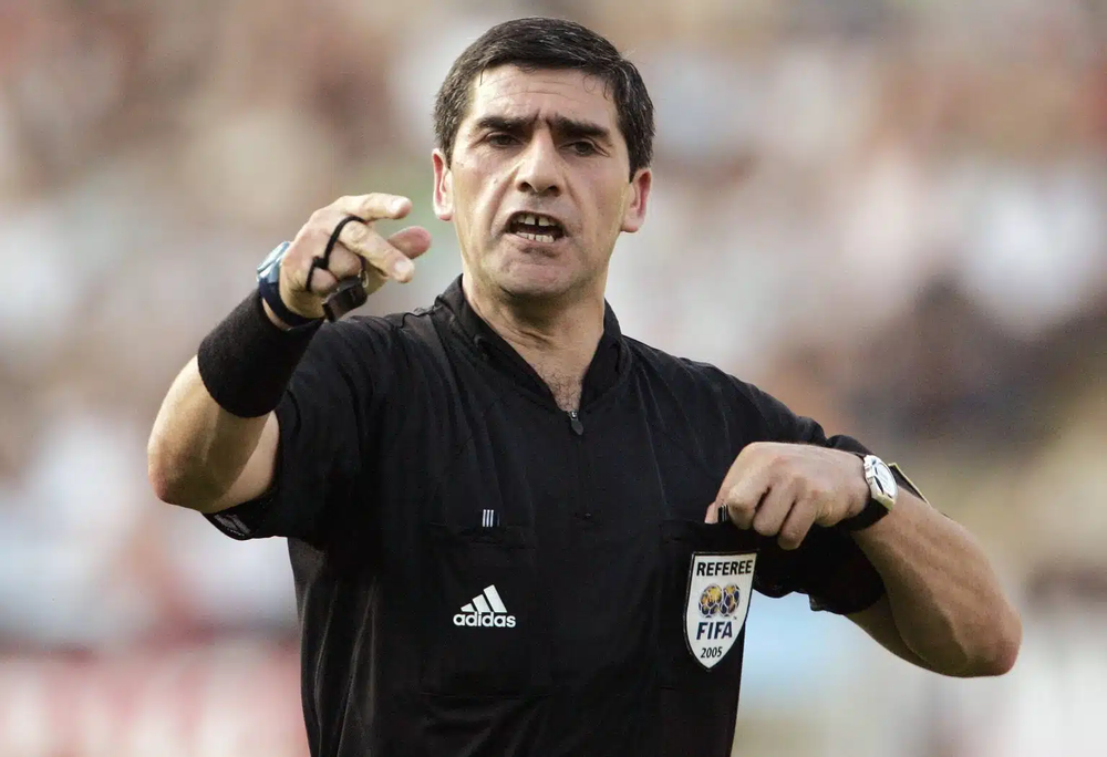 Carlos Chandía en su época de árbitro