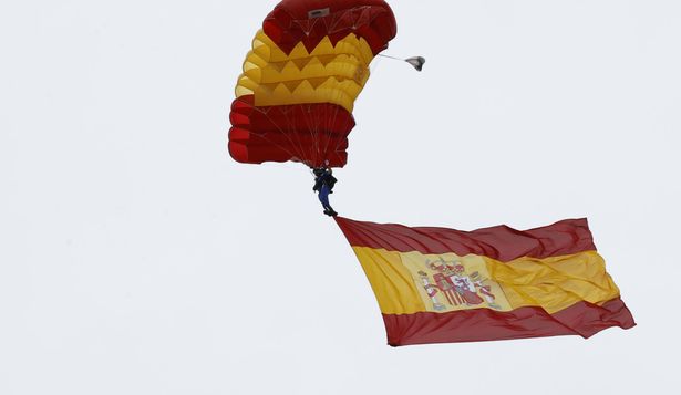 Desfile del 12 de octubre: los Reyes presidieron la celebración y por mala visibilidad se redujo la exhibición aérea