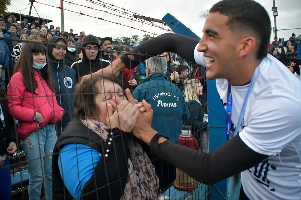 Con Marianela, la abuela al otro lado del alambrado