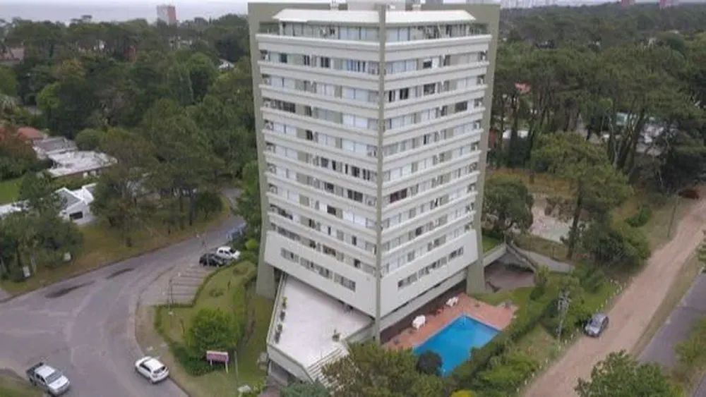 El edificio se encuentra en una excelente ubicación.