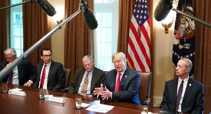 trump cedio ante las criticas por su politica de separar a las familias de inmigrantes