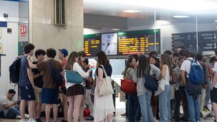 Una imagen en terminales, a la espera de viajar.