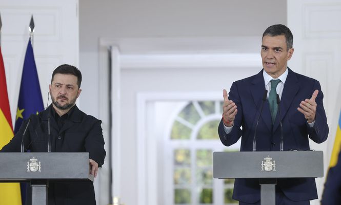 Pedro Sánchez y Volodomir Zelenski dan una conferencia de prensa en España. EFE