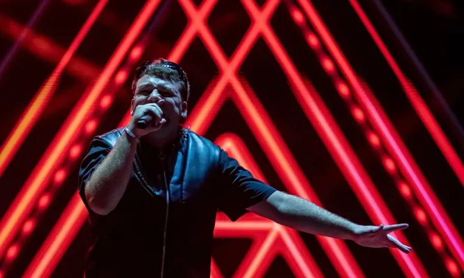 El cantante canario Quevedo durante su actuación en el Share Festival Barcelona.