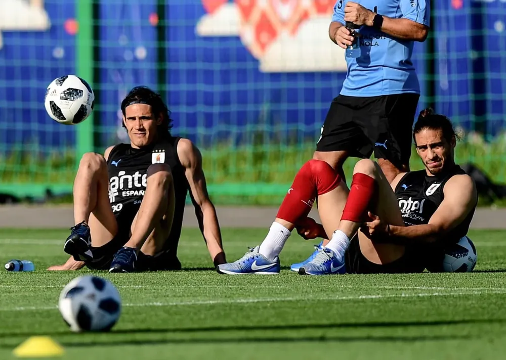 Edinson Cavani y Martín Cáceres