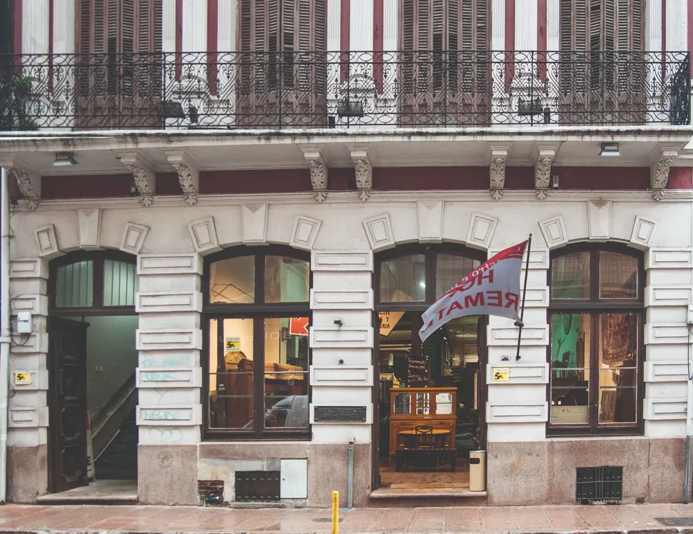 El tradicional local de Bavastro en calle Misiones.