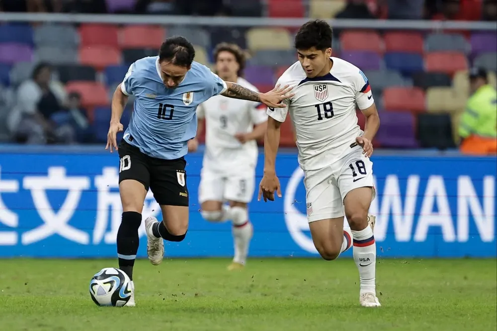El Cepillo González jugando como extremo por derecha