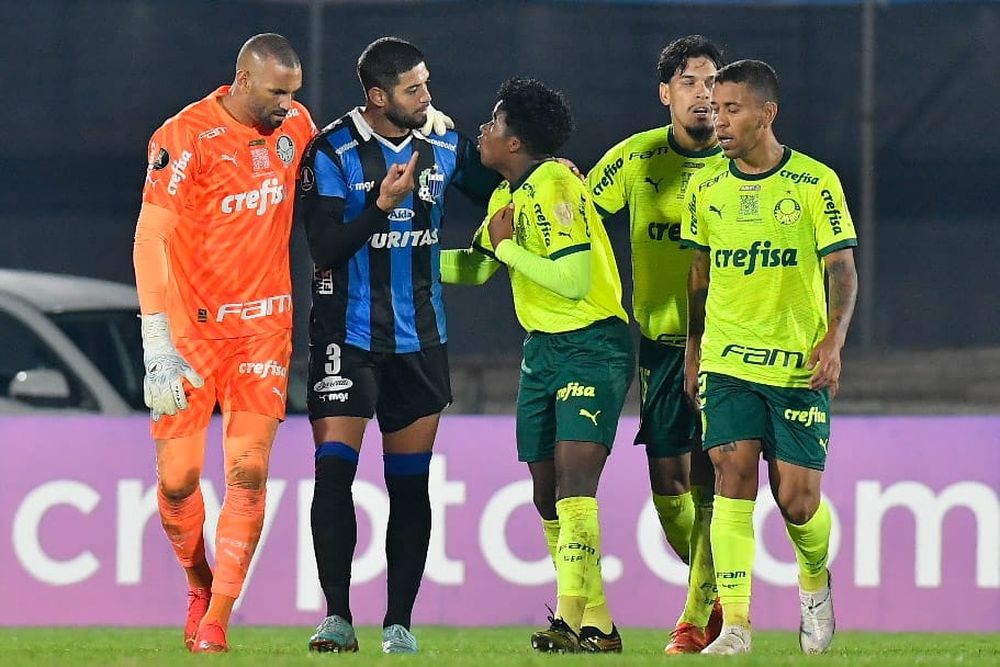 Matías De los Santos le recrimina la actitud a Endrick en Liverpool vs Palmeiras