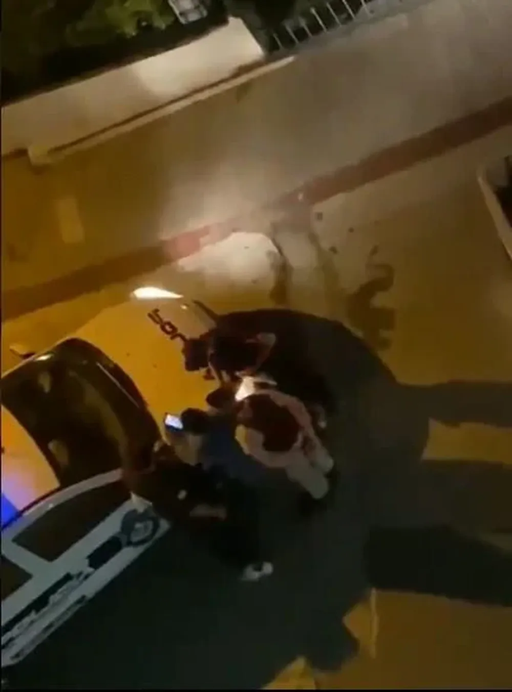 Captura del video del procedimiento policial que senadores del FA calificaron como abuso policial, por el que el Ministerio del Interior resolvió iniciar una investigación administrativa