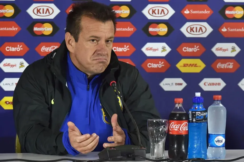 Dunga en conferencia de prensa