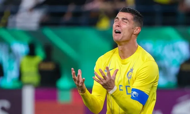 Cristiano Ronaldo no puede creer el gol que erró