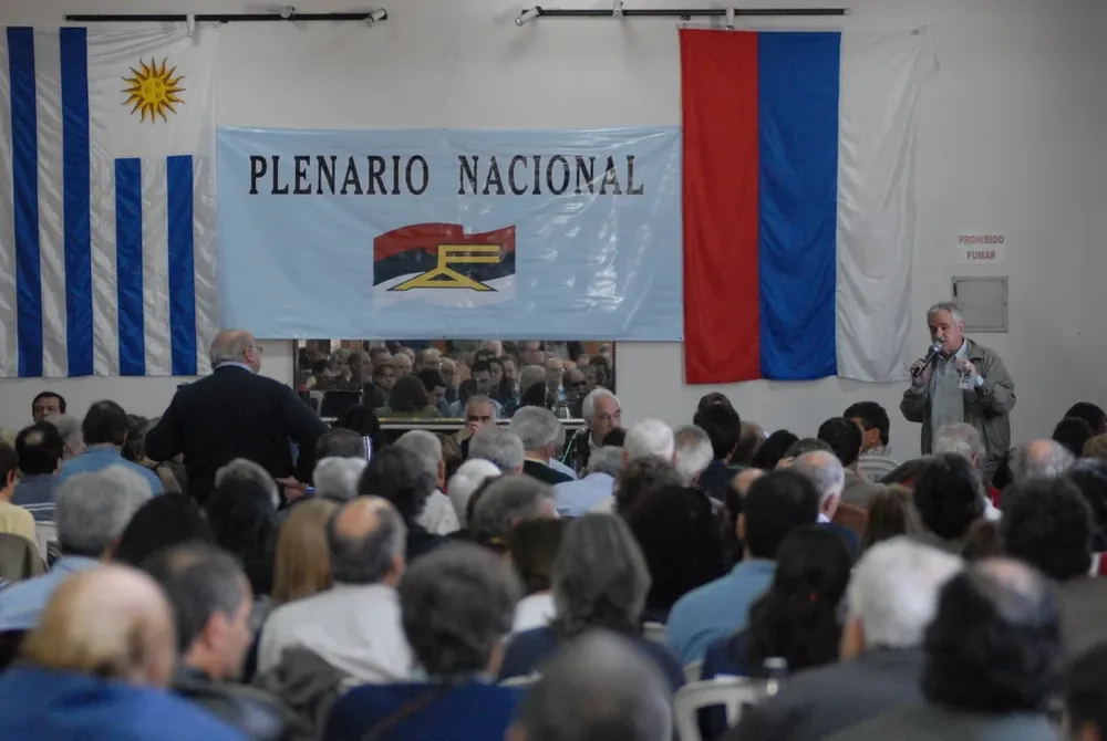 El Plenario del FA sancionó al Partido Comunista por actitud de Lorier