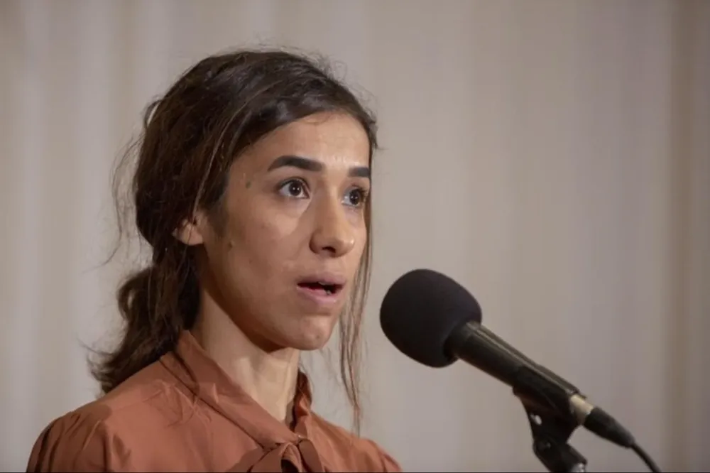 “La compañía proporcionó apoyo a la violencia desplegada por el Estado Islámico”, denuncia la premio Nobel de la Paz de origen yazidí Nadia Murad.