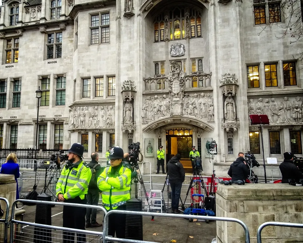 El Tribunal Supremo británico confirmó que el gobierno no podrá expulsar migrantes a Ruanda.