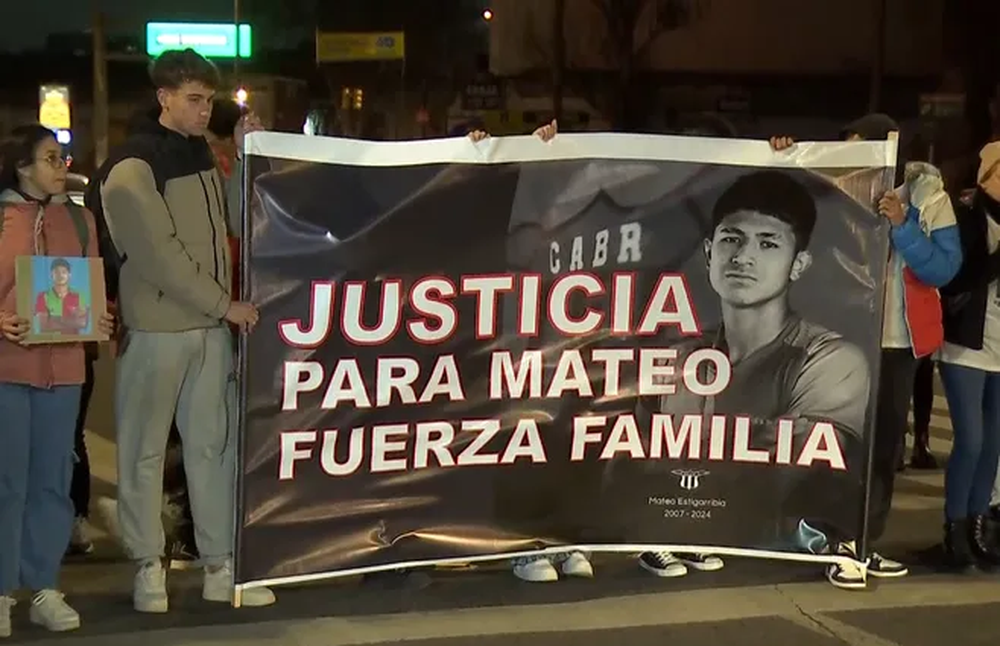 Movilización pidiendo justicia tras homicidio de juvenil de Boston River