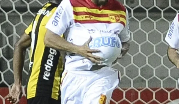 Pablo Silva, gol a Peñarol