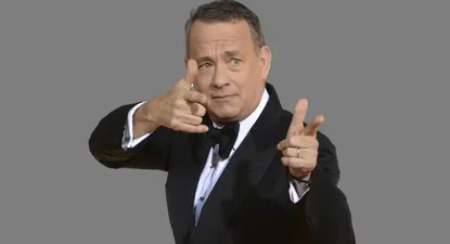 tom hanks regala una cafetera a periodistas de la casa blanca