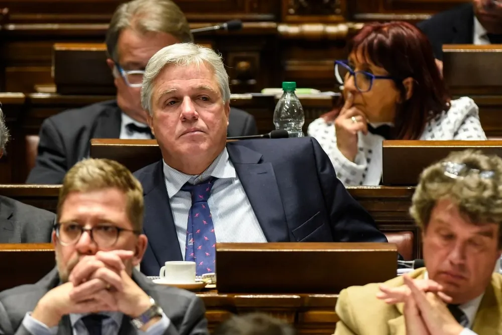 Francisco Bustillo durante la interpelación por Salto Grande. Archivo