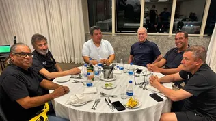 Jair, Walter Indio Olivera, Jorge Barrera, Juan Pedro Damiani, Ignacio Ruglio y Diego Aguirre en la cena de Río de Janeiro