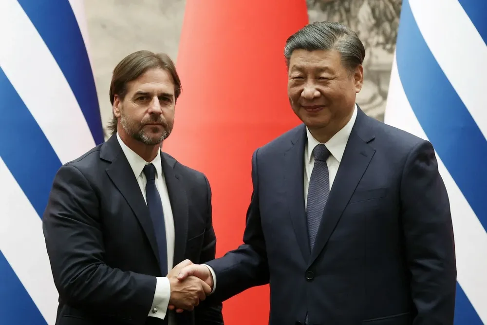 Luis Lacalle Pou Xi Jinping este miércoles 22 de noviembre tras suscribir acuerdos entre China y Uruguay.