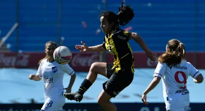 El clásico de fútbol femenino se jugará otro día