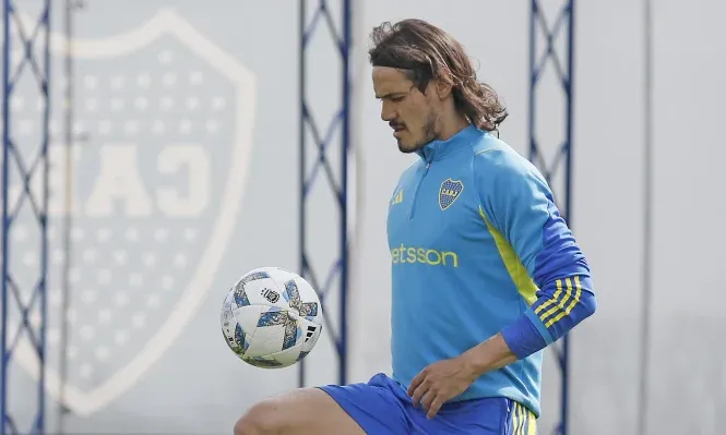 Edinson Cavani trabajó con pelota