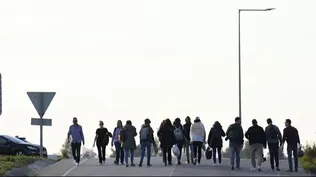 Funcionarios protestan frente a una cárcel