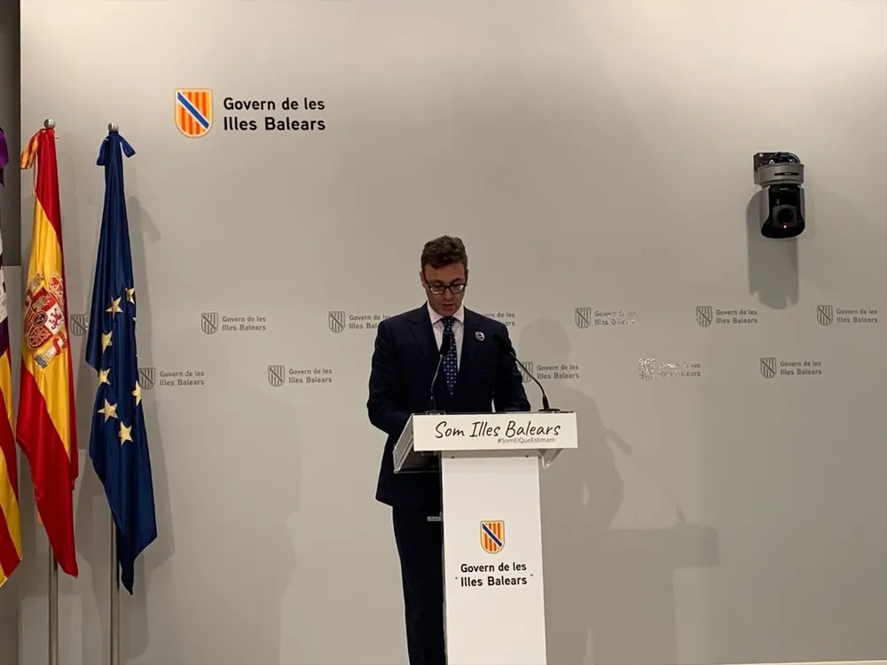 El portavoz del Govern, Antoni Costa, hoy en rueda de prensa.